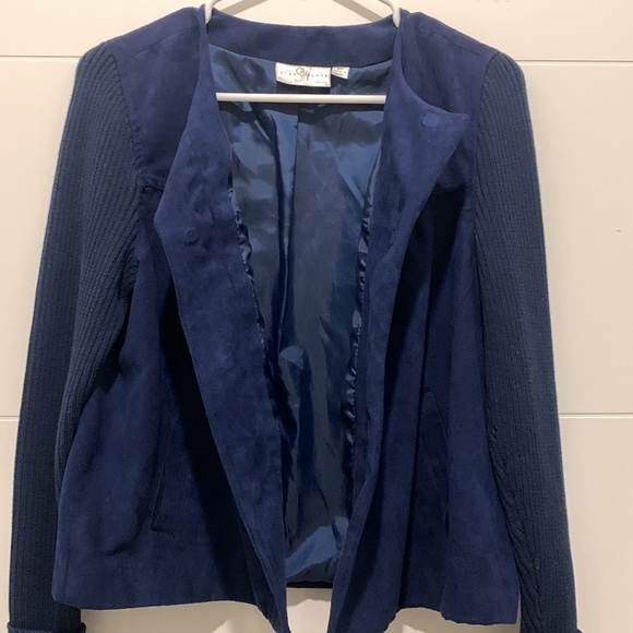 Blue suede jacket with magnetic buttons - Picture 3 of 7